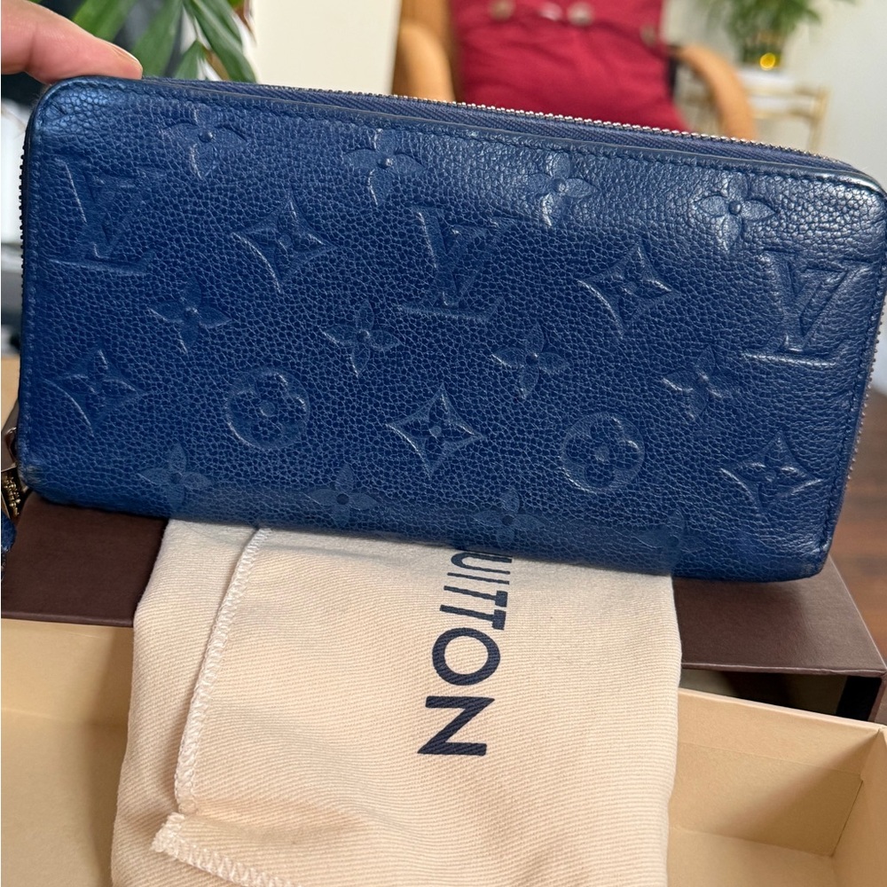 Louis Vuitton able/bright Navy Empriente zippy  Wallet